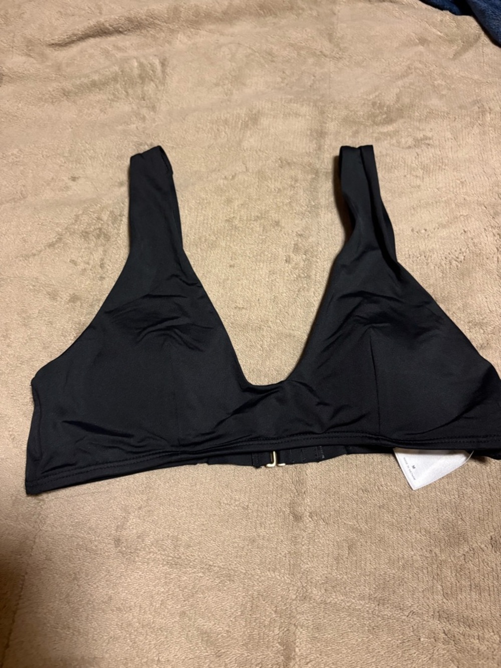 Black Wireless V-Neck Comfort Bralette